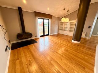 Miete Dachwohnung  Plaza de fernando conde montero ríos. Atico con terraza en el centro de vigo