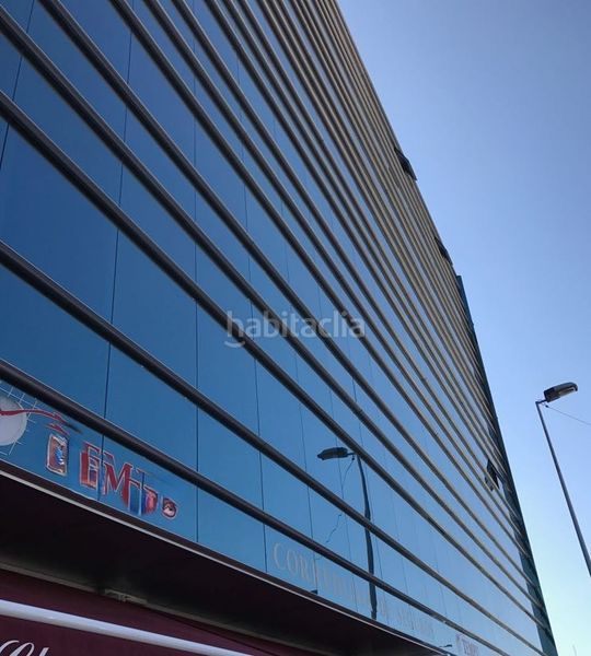 Foto b13375d9-6db1-4aa8-b777-8856200cf8d7. Nau industrial a Berbés - Peritos Vigo