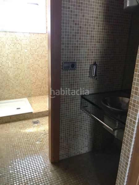 Foto bb6a45f3-297c-41a2-a61e-c6ee5d3499a2. Nau industrial a Berbés - Peritos Vigo