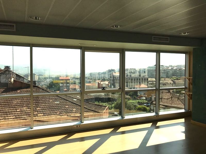 Foto beb22957-7fd3-4c1d-8c63-6e8cae572e9b. Nau industrial a Berbés - Peritos Vigo