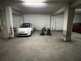 Location Parking voiture  Rúa caracas. Plaza de garaje zona corte ingles