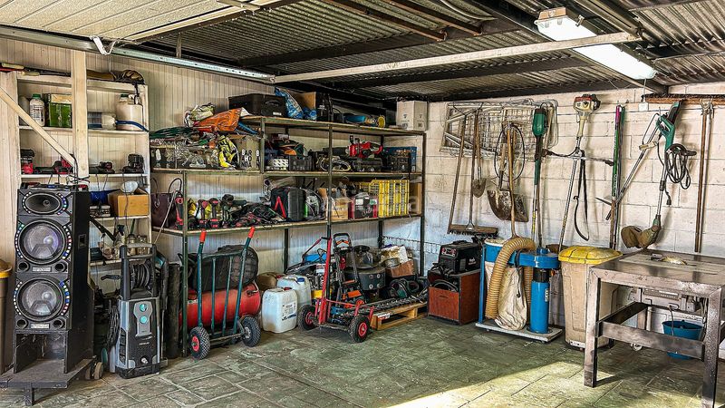 Foto 3a6126ad-d25b-4bec-8732-5c985c9cbea1. Xalet amb xemeneia calefacció aparcament piscina a Yecla