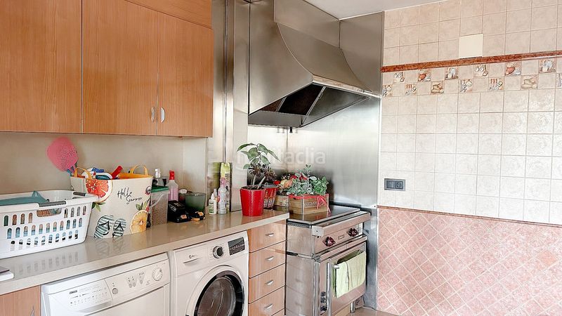 Foto 446ebc1b-9d4e-433e-b5b3-f578a067fc5b. Xalet amb xemeneia calefacció aparcament piscina a Yecla