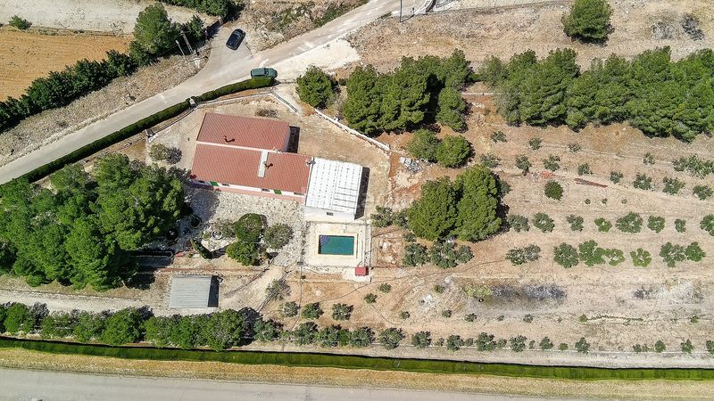 Foto 48adb806-c5b3-4618-9b34-c8caee638b35. Xalet amb xemeneia aparcament piscina a Pinoso