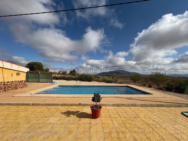 Foto 37b5cd79-5b78-4866-a727-8b11cf993547. Xalet amb aparcament piscina a Pinoso