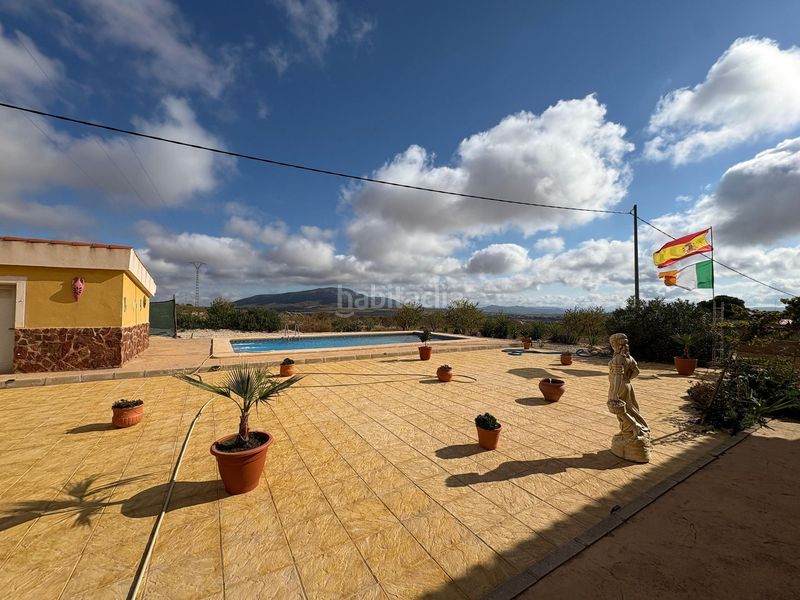 Foto a628c900-c9d9-4a35-b44e-b4622325de79. Xalet amb aparcament piscina a Pinoso