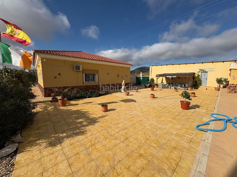 Foto f454ace9-549a-4833-8c79-d80a43f2b085. Xalet amb aparcament piscina a Pinoso