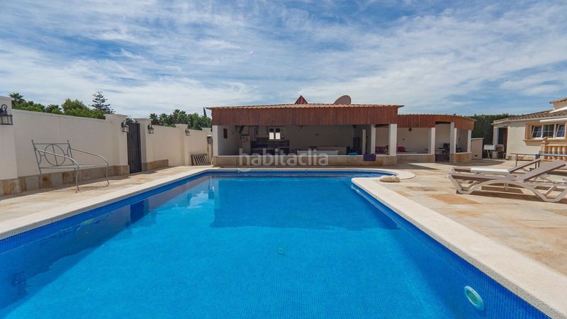 Foto 8312cb07-a0f2-4fb2-8dd1-fa8491f773fa. Xalet amb calefacció piscina a Rojales