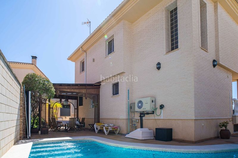Foto 0f4a5aa3-c4d5-44f7-85bd-c68324974e1a. Chalet con camino riscaldamento piscina in Plaza de Toros-Avenida Chapí-Trinquete Elda