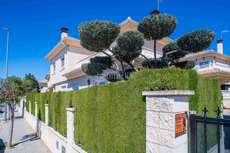 Foto 36ed046f-996c-428f-b45f-c611ce0318da. Chalet con camino riscaldamento piscina in Plaza de Toros-Avenida Chapí-Trinquete Elda