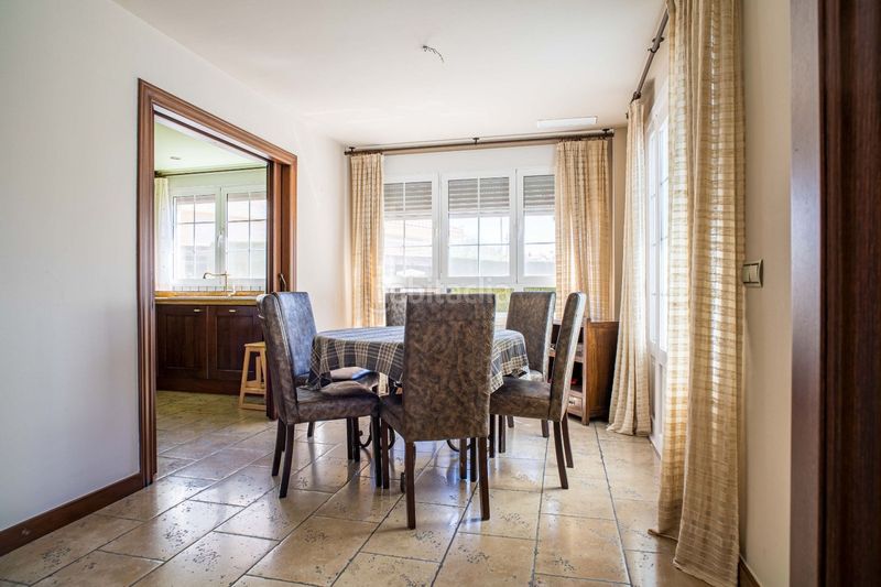 Foto 4d81cc46-b66b-4b17-8b1c-6c8465492766. Chalet con camino riscaldamento piscina in Plaza de Toros-Avenida Chapí-Trinquete Elda