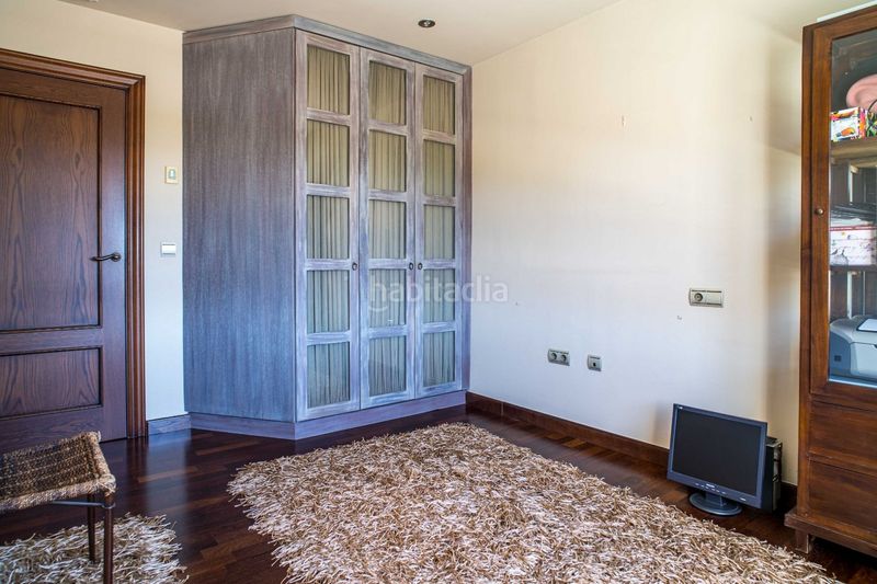 Foto 5f8da8c4-fd37-4bcd-a25f-947fd36b2071. Chalet con camino riscaldamento piscina in Plaza de Toros-Avenida Chapí-Trinquete Elda