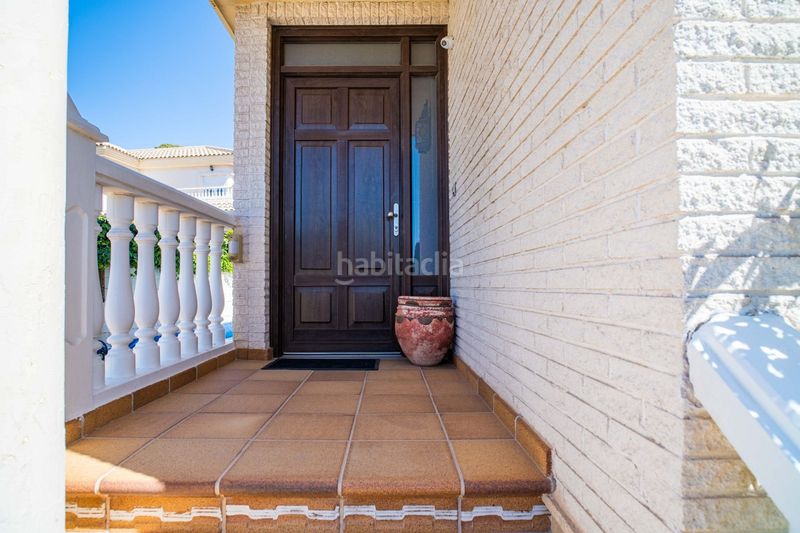 Foto 91c8f35c-dc56-45d2-8298-4670e4db6339. Chalet con camino riscaldamento piscina in Plaza de Toros-Avenida Chapí-Trinquete Elda