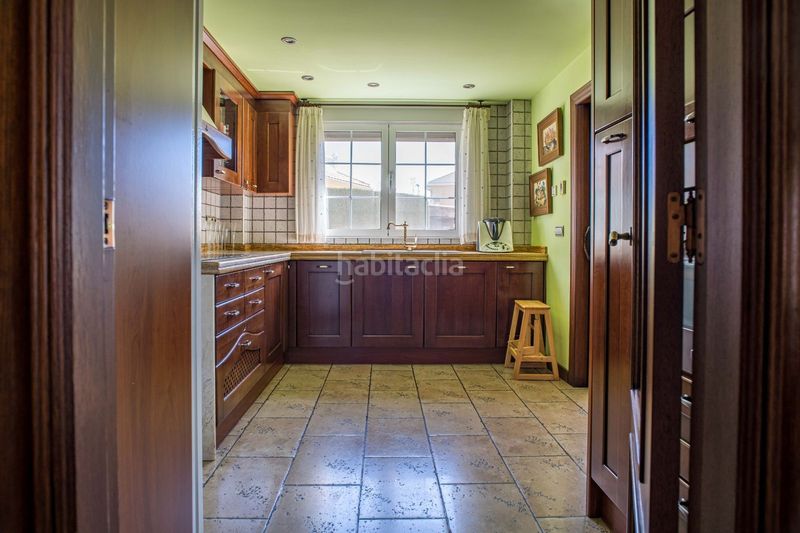 Foto a0dec6d7-9781-458c-9e68-a542d3c8281c. Chalet con camino riscaldamento piscina in Plaza de Toros-Avenida Chapí-Trinquete Elda