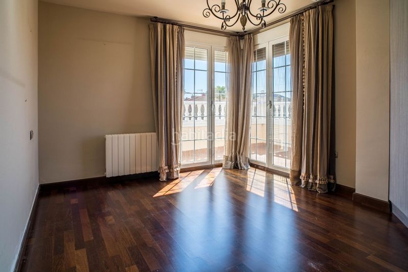 Foto ab5b10f9-c126-496a-80a5-1385305f7f38. Chalet con camino riscaldamento piscina in Plaza de Toros-Avenida Chapí-Trinquete Elda