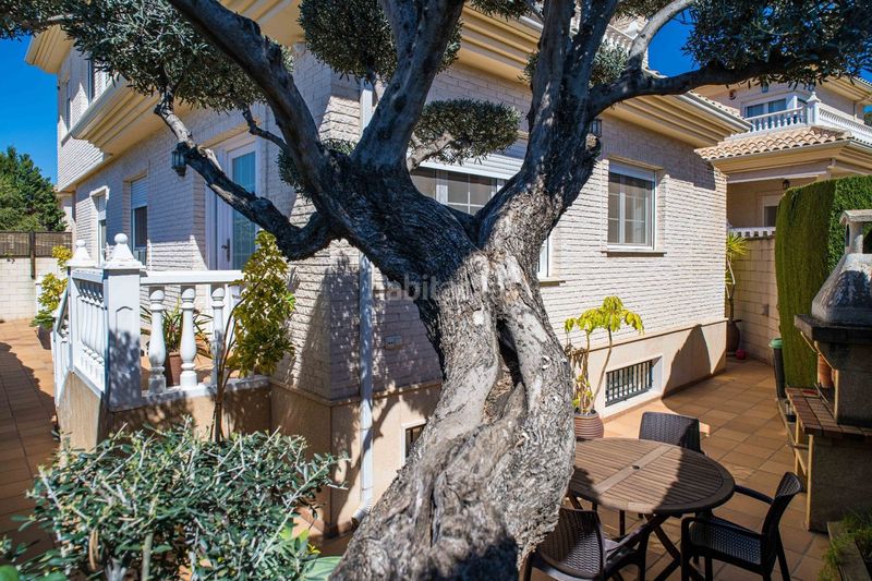 Foto ee5764fe-87ec-4a66-b17e-a89cbcc5f126. Chalet con camino riscaldamento piscina in Plaza de Toros-Avenida Chapí-Trinquete Elda