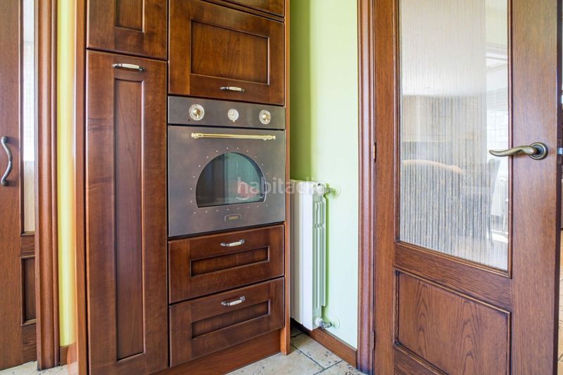 Foto f2c8e3db-5fc6-4c7a-b2b3-761bc0133bd2. Chalet con camino riscaldamento piscina in Plaza de Toros-Avenida Chapí-Trinquete Elda