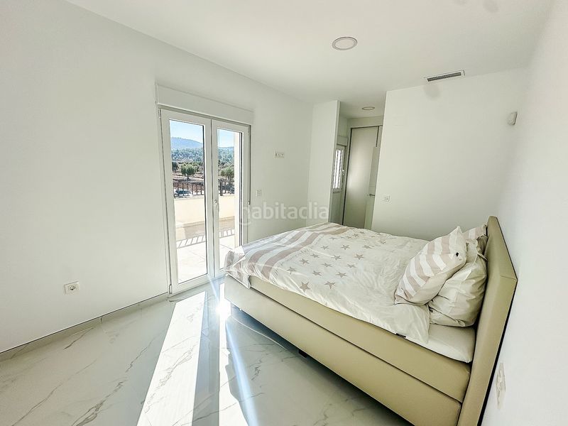 Foto f0e8ca5d-9173-48c2-90f4-4f153ec73c44. Xalet amb xemeneia piscina a Sax