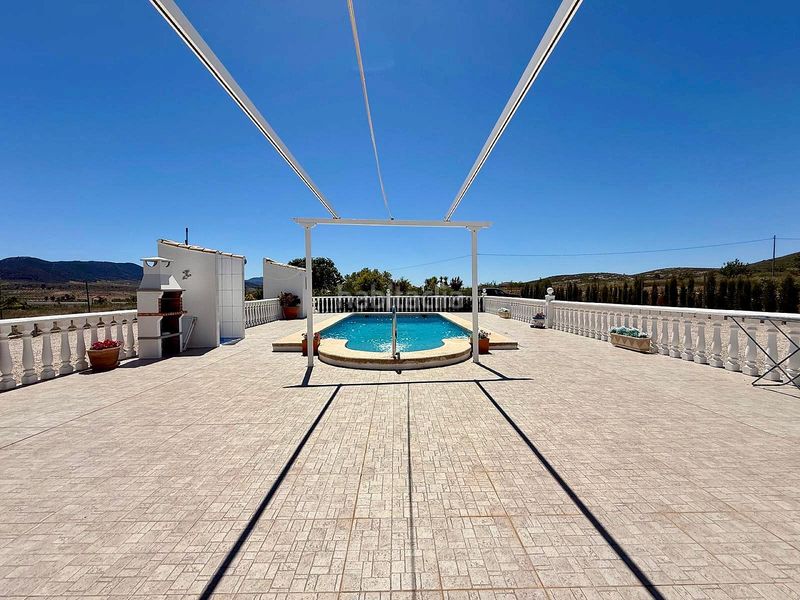 Foto f016c7c4-96d7-4210-abcd-915e6c3915b5. Xalet amb xemeneia calefacció piscina a Abanilla