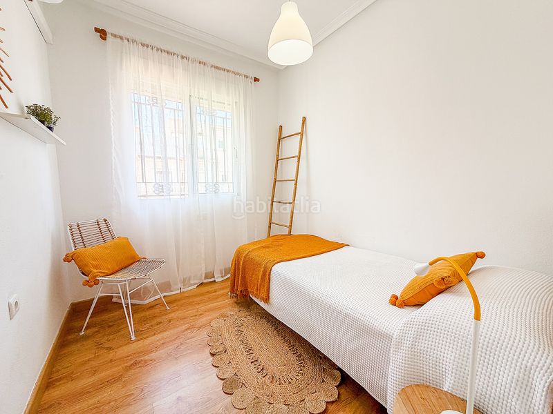 Foto 6c5478ff-e456-41ce-9e06-e81e0d291e57. Casa adossada amb piscina a Playa Flamenca Orihuela