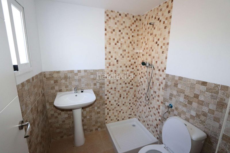 Foto 5dd5cdc4-60cc-4a23-aa23-49f6683296de. Business premise with heating in Fortuna