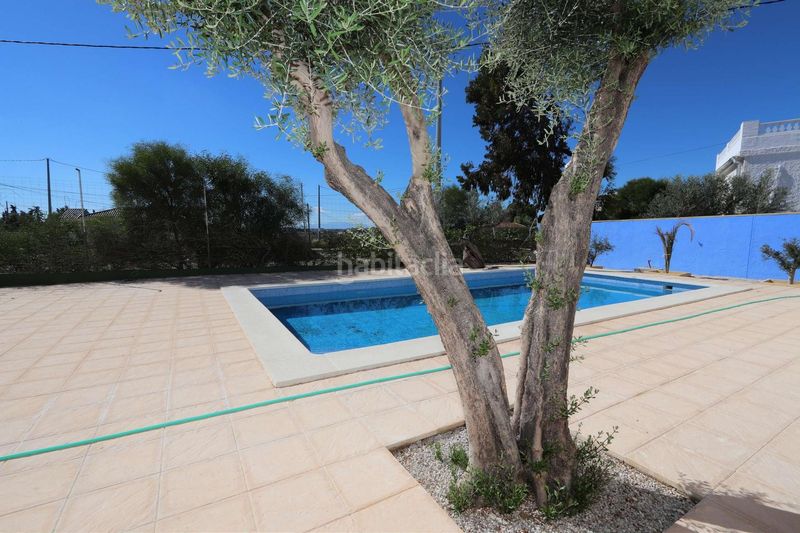 Foto cfee05b9-21de-4763-8447-8c48c3d3a905. Business premise with heating in Fortuna