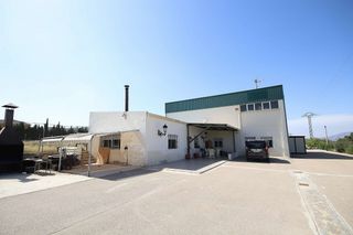 Xalet a Monòver. Chalet independiente con nave industrial cerca de monovar y pino