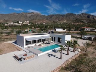 Chalet à Pedanías Oeste. Villa med  nueva construcción  375.670