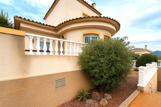 Chalet à Castalla. Hermosa villa de 4 dormitorios con piscina privada en castalla i