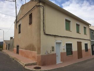 Xalet a Monòver. Casa en las casas del señor