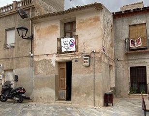 Dúplex a Prosperidad. Casa de pueblo para reformar en el centro de aspe