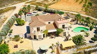 Chalet in La Murada - Los Vicentes. Impresionante villa de 7 dormitorios con piscina en barbarroja