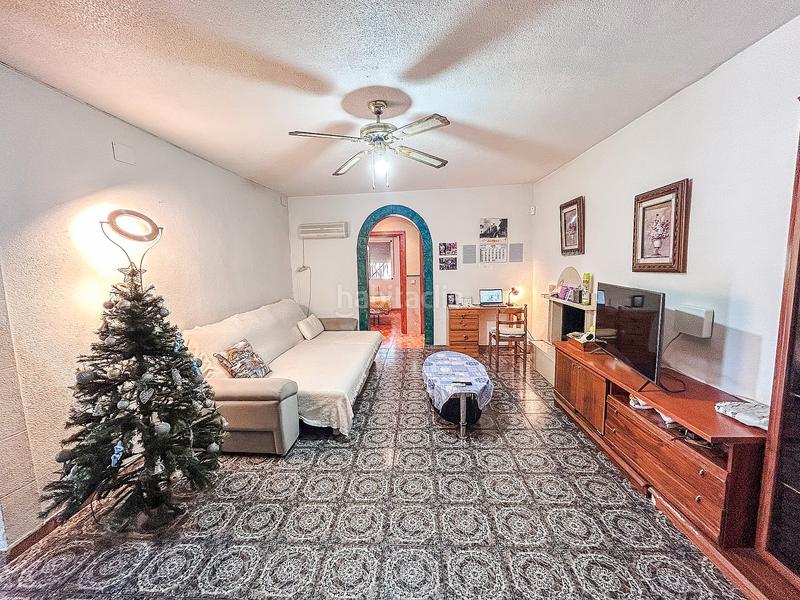 Foto 26f6ed54-4f56-48e6-8091-d4a537314833. Chalet with fireplace in Monforte del Cid