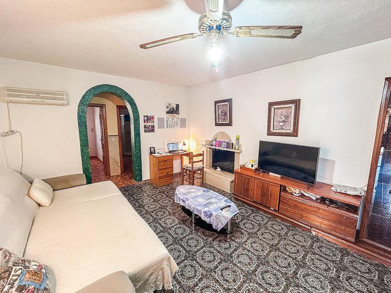 Foto 72b634c5-9729-4882-bbad-19ad41aa4227. Chalet with fireplace in Monforte del Cid