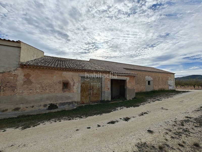 Foto bf549bd9-ce32-417a-ab7f-e4a0667742a3. Masia a Pinoso
