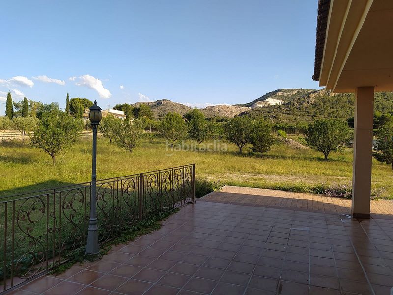 Foto b4f0f652-b3ea-467f-82de-0396916ac422. Xalet a Yecla