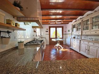 Masia a Pinoso. Casa de campo de 4 dormitorios a 4 min de pinoso