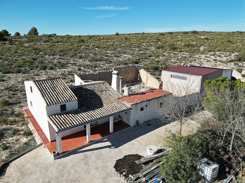 Foto 6540eec6-da54-4402-b982-83a67997ebd2. Casale in Caudete