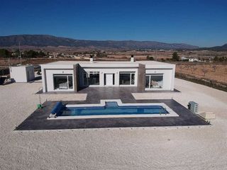 Xalet a Pinoso. Preciosa villa independiente de nueva construcción en pinoso.
