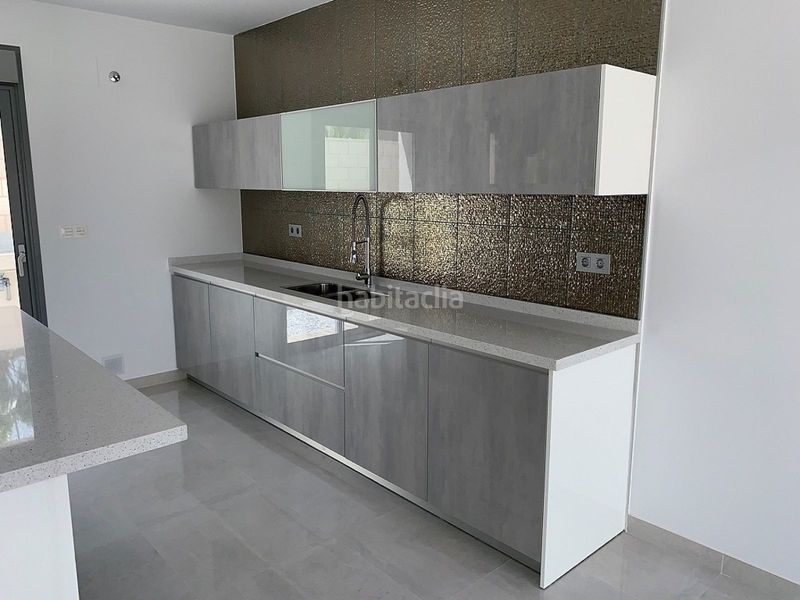 Foto d2aca131-cb7d-40dd-b0af-410fcf8cc7df. Xalet a Pinoso
