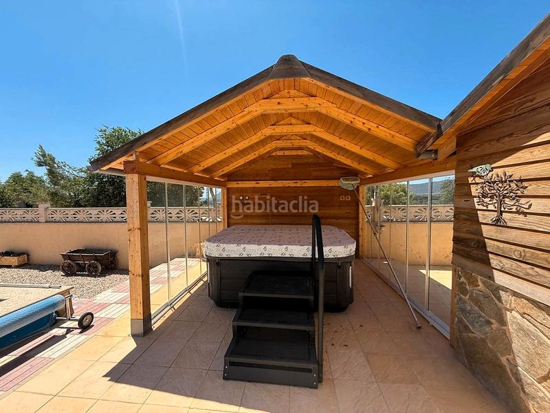 Foto d6ff3e21-de78-4354-8819-814f4611886b. Xalet amb xemeneia calefacció aparcament piscina a Castalla