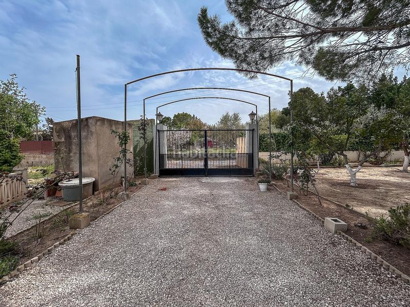 Foto 8db780c9-339c-4ce1-96c7-8a1db08a2a1e. Chalet mit kamin heizung parking pool in Sax