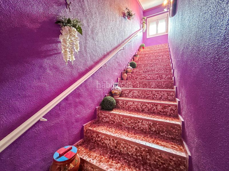 Foto a6bc6c63-e4ac-4b4f-b22c-9fbf2f3ca7b6. Chalet mit kamin heizung parking pool in Sax