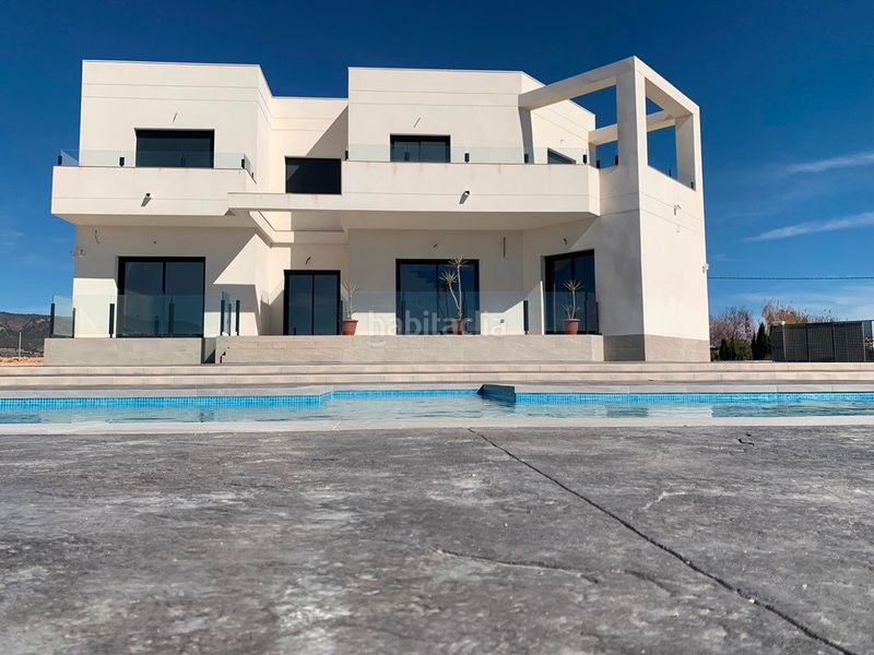 Foto 00dd5404-efdf-4103-b043-9b8bfcf730c3. Chalet en Pinoso