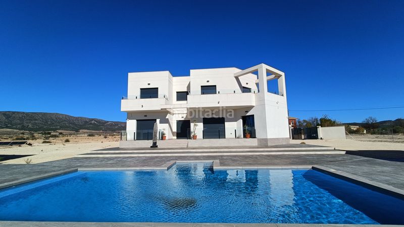 Foto 571106a6-a6e6-43f2-a59a-c3abbf9f1657. Chalet en Pinoso