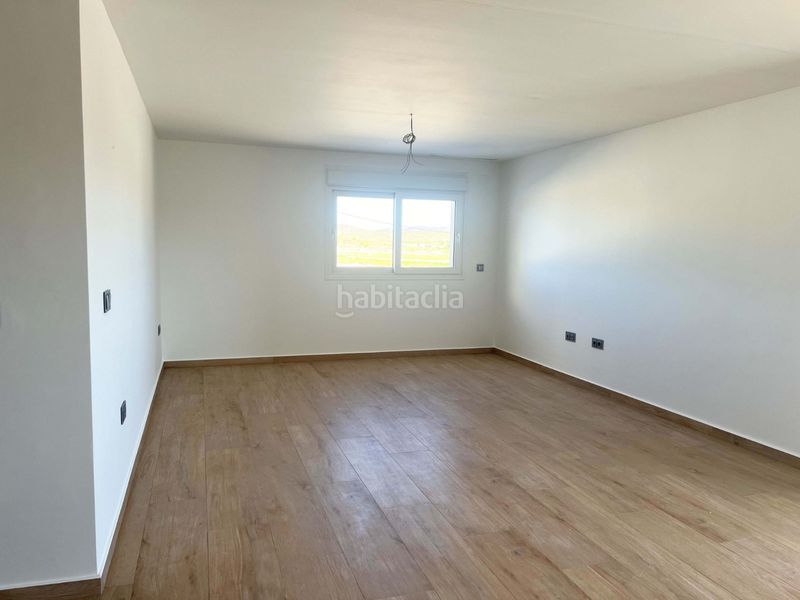 Foto acd6712f-a953-4c87-8358-bc6c7b68ddf6. Xalet a Pinoso