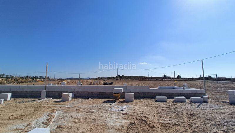 Foto 555ebebd-d704-4af2-80be-e0dbc050c5f2. Chalet en Pinoso