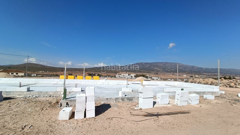 Foto bcb7e7bb-e583-4096-bba9-fd90eb8fd6f9. Chalet en Pinoso