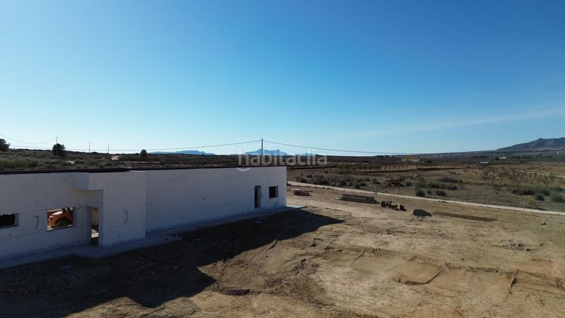 Foto dce14f03-9496-40c1-b5cf-ca2b29024f85. Chalet en Pinoso