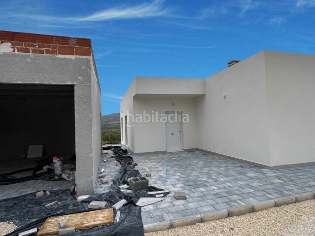 Foto fadd4cd1-e5bb-4595-abb9-f90957526586. Xalet a Abanilla